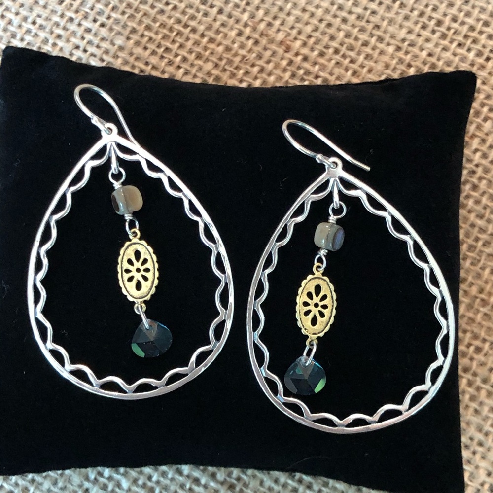 Silpada Charisma .925 Sterling Silver Scallop Teardrop Gemstone Dangle Earrings